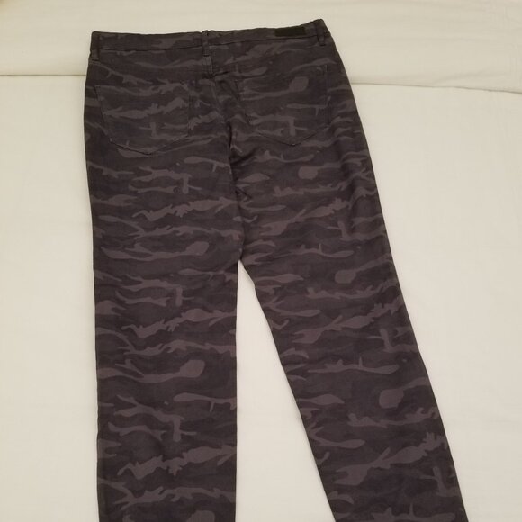 Nicole Miller Soho High Rise Skinny Grey & Black Camouflage Denim Jeans Size 8 - Picture 1 of 9